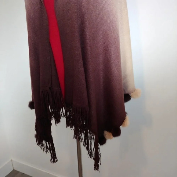 Brown & Tan Shawl/Wrap/Scarf with Faux Fur  Pompoms - Picture 4 of 4